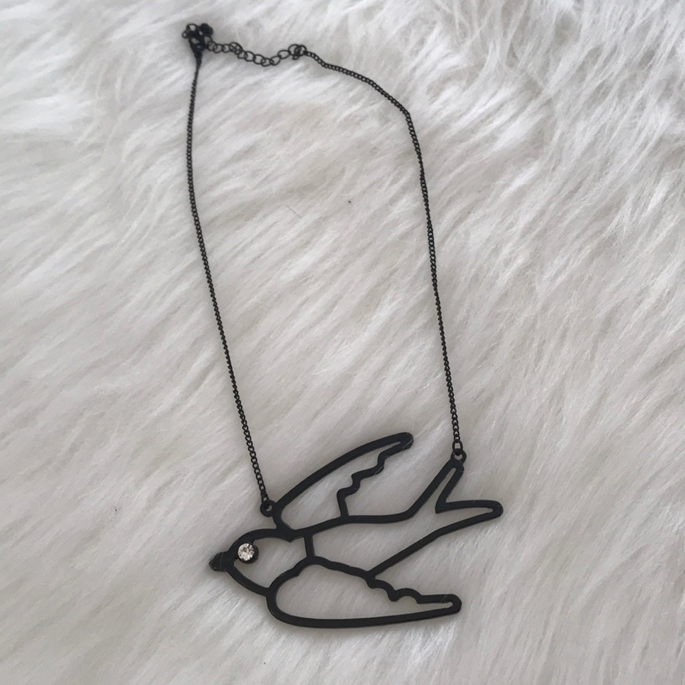 Blackbird necklace